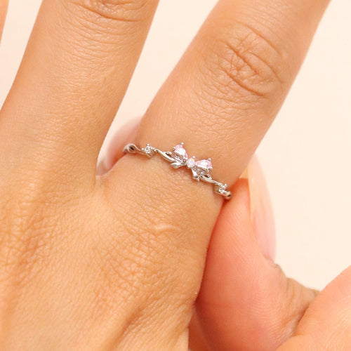 Bow Cubic Ring